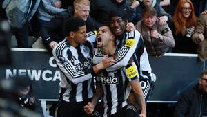 Osula-"assist" hjælper Newcastle til sen sejr