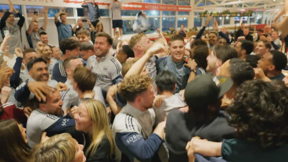 Arsenal er mestre: Se spillerne gå amok