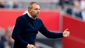 Ajax tager afsked med cheftræner efter katastrofal sæsonstart