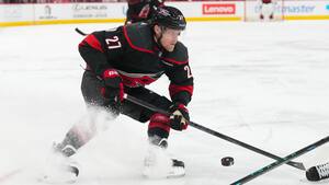 Ehlers hamrer pucken i nettet i Carolina-målfest