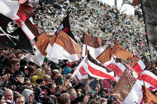Fans henter FC St. Pauli til Valby Idrætspark