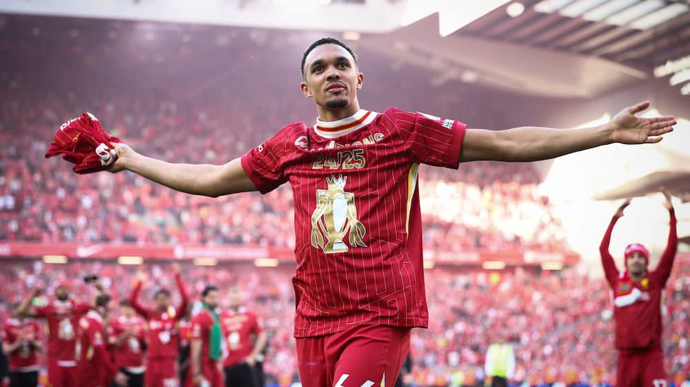 Alexander-Arnold forlader Liverpool efter sæsonen