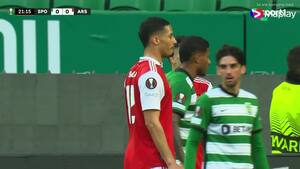 William Saliba rises highest to give Arsenal the lead.  💥