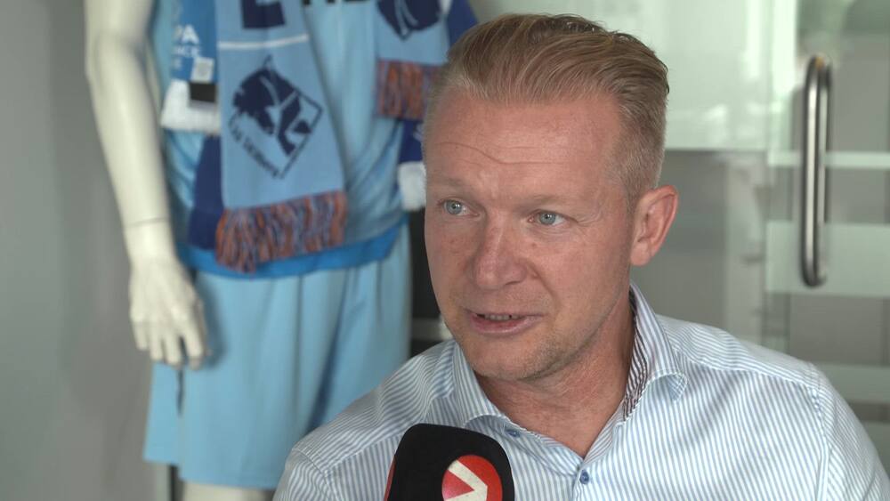Lukket i Randers? 'Spiller kort og ser Superliga'