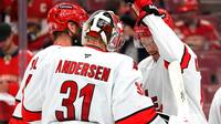 Andersen lukker af og holder Carolina i live i NHL-slutspil