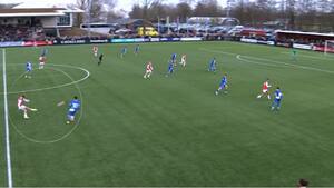 Vanvid: AZ Alkmaar-talent tæt på at score fra midterlinjen