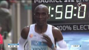 Kipchoge vinder maraton i Berlin i ny verdensrekord - se den sidste kilometer i triumfen