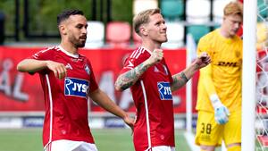 Hattrick af Tonni Adamsen sikrer Silkeborg sæsonens første sejr