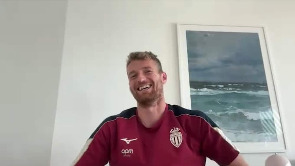 Hrádecký giver dansk interview