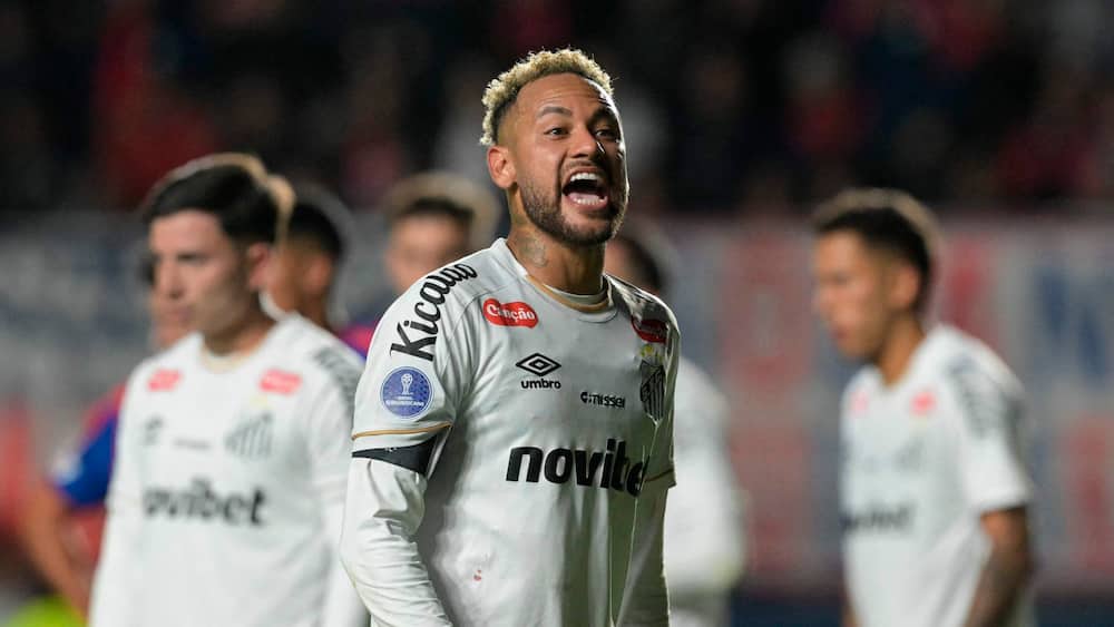 Holdkammerat anklager Neymar for slag og fornærmelser