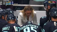 Kvindelig assistent skrev NHL-historie: 'Bryder glasloftet'