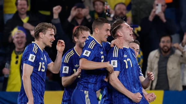 Gyökeres-hattrick hjælper Sverige videre til VM-skæbnekamp