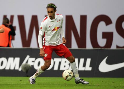 Yussuf Poulsen passerer dansk målmand i Leipzig-sejr