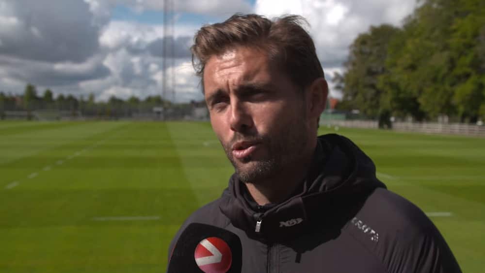 Poulsen shuffler angribere: 'Vil finde vores start-11'er'