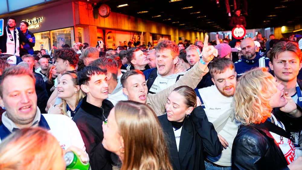 Live fra guldfesten: AGF-fans helt amok