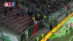 Fyrværkeri-kast afbrød Bundesliga-opgør