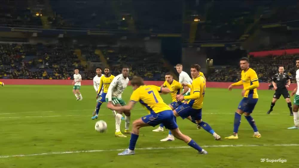 Viborg brænder straffespark efter uheldig Vallys-hånd