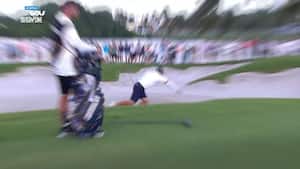 Hovsa: Golf-stjerne vælter ned i bunkeren