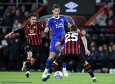 Vestergaard fortsætter i Leicester