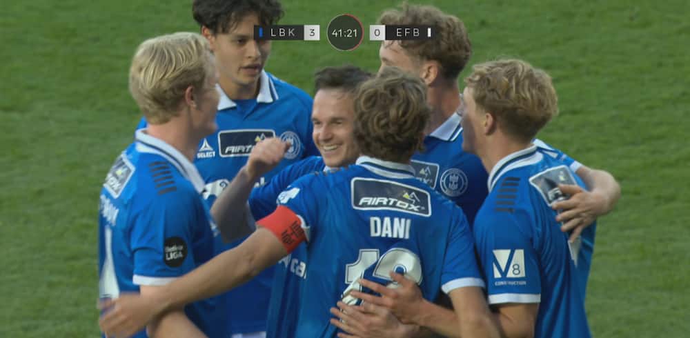 Lyngby udraderer Esbjerg: Foran 3-0 ved pausen