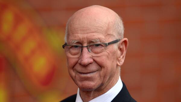 Fodboldlegenden Bobby Charlton er død