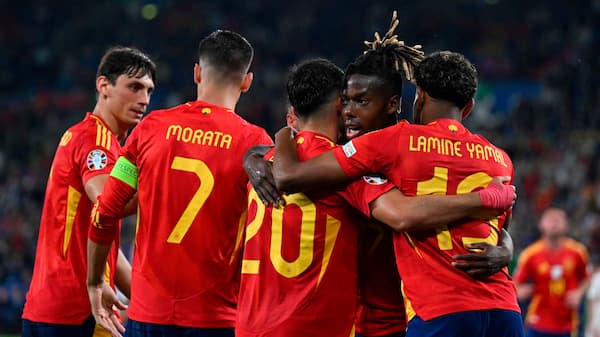 Spanien tager fortjent sejr over Italien og sikrer avancement