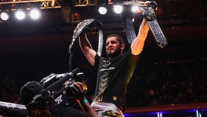 Islam Makhachev er dobbelt champ: Se højdepunkterne her