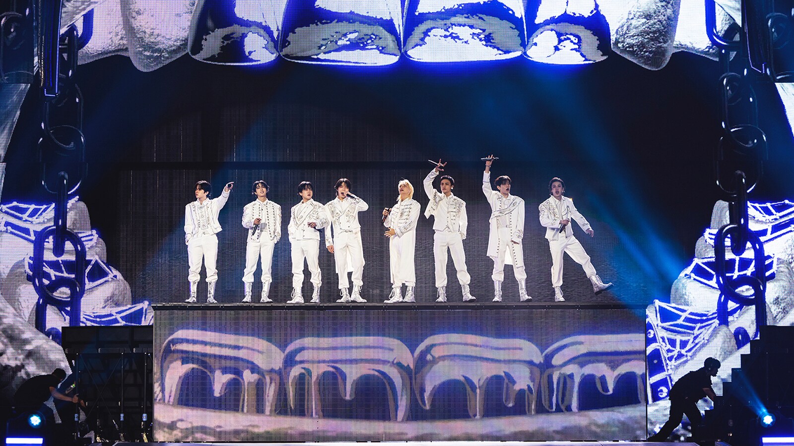 Stray Kids: The dominATE Experience