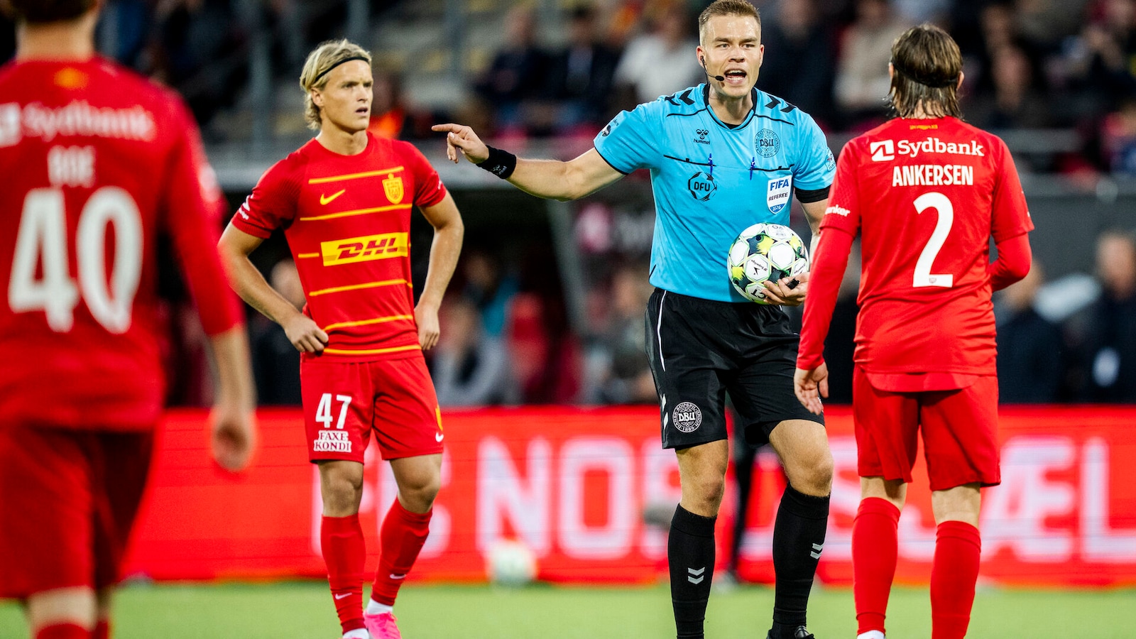 Ny dommer-ballade: Skulle have givet rød