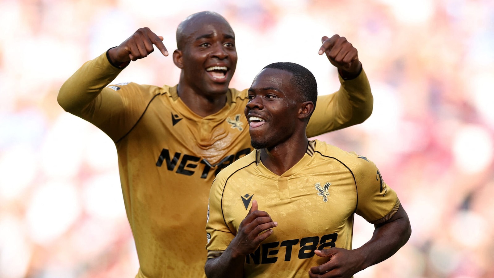 Macclesfield - Crystal Palace