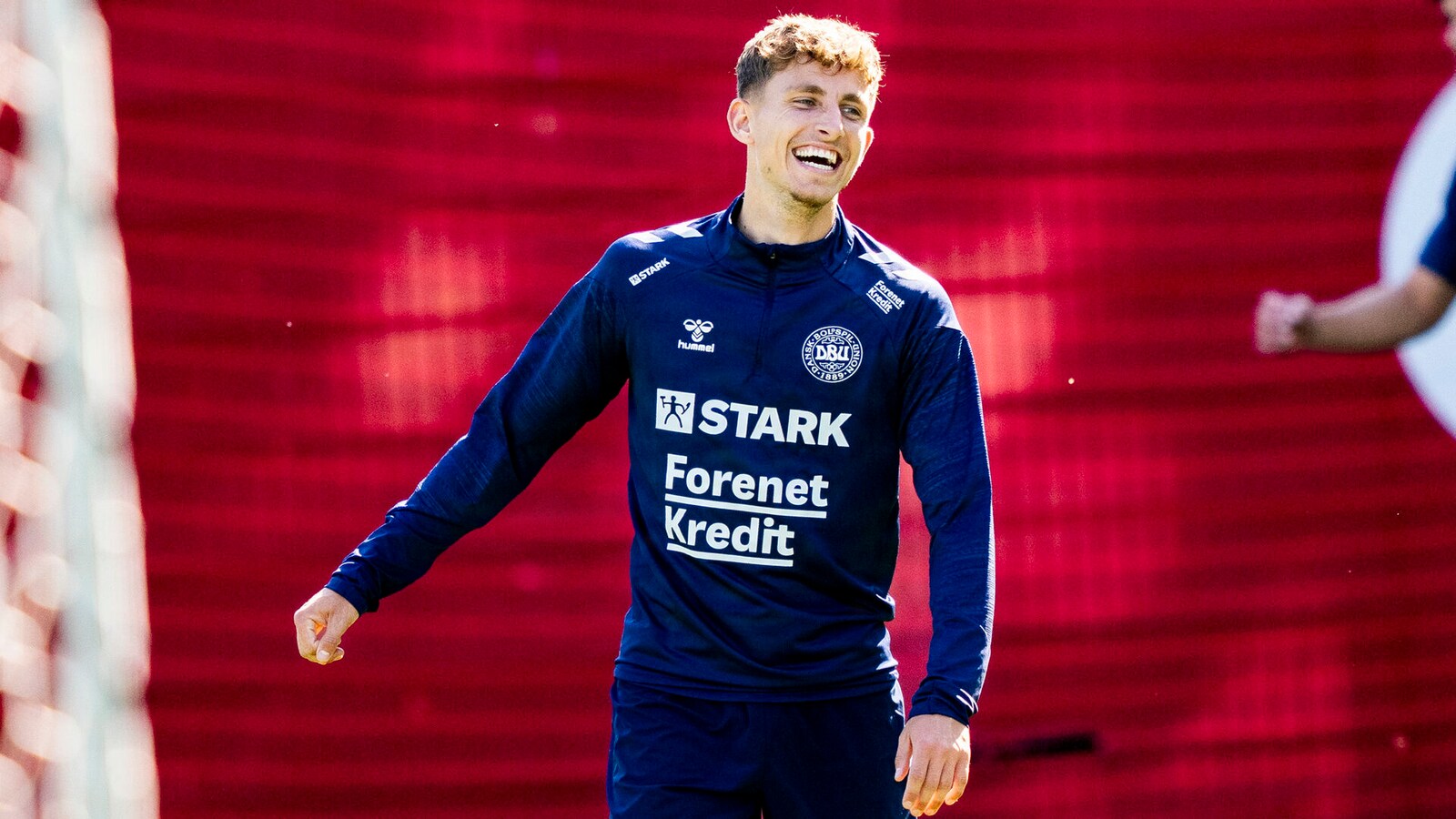 BIF holder døren på klem for Lindstrøm