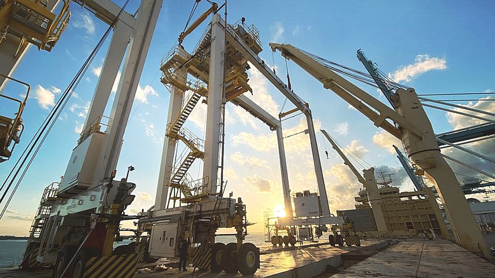 Gantry Cranes P2 - Miami / Cables / Pastor Pete