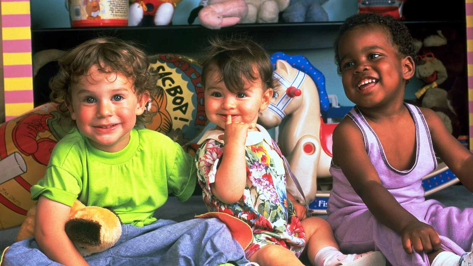 Titta, hon snackar också!