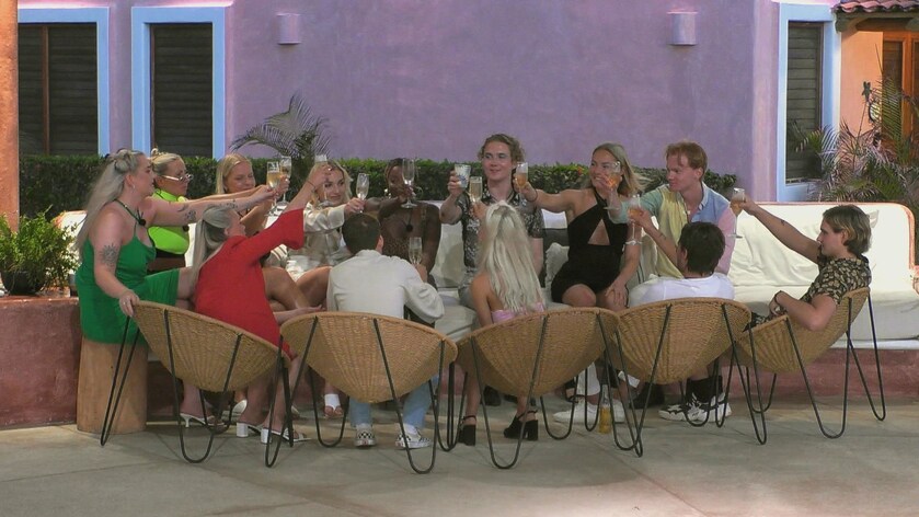 Paradise - Sesong 2 - Episode 35 - TV-serien på nettet - Viaplay