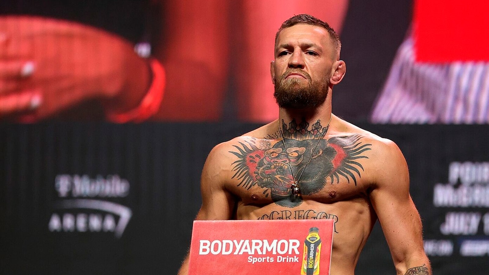 Invägning: McGregor vs Holloway