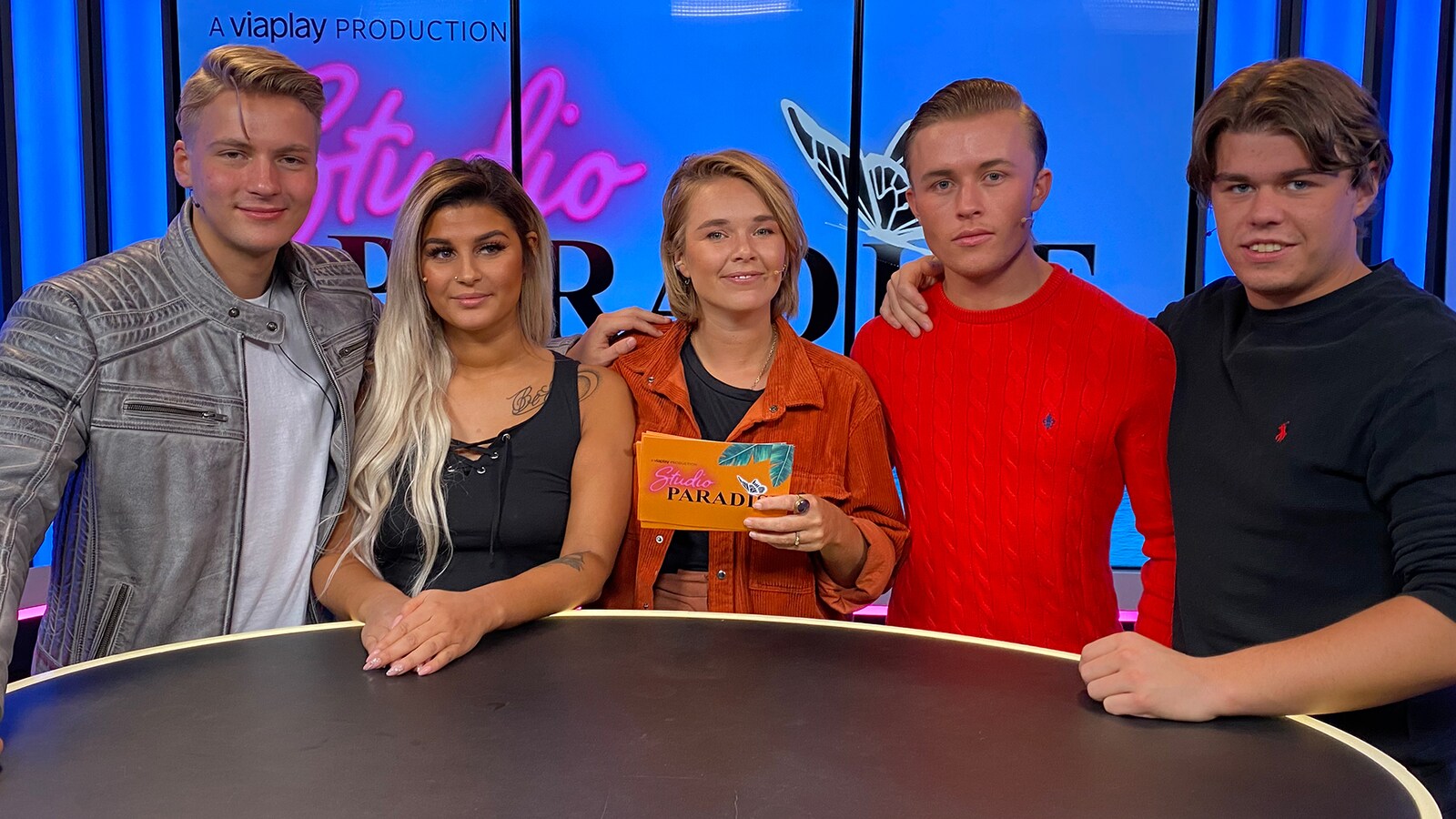 Studio Paradise - TV-serien på nettet - Viaplay