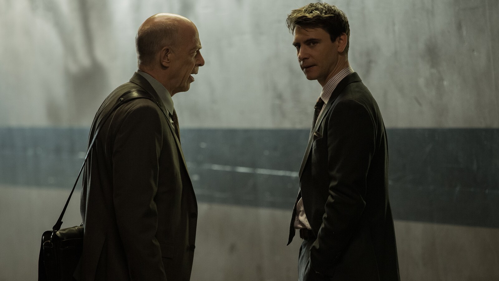 counterpart/season-1/episode-1